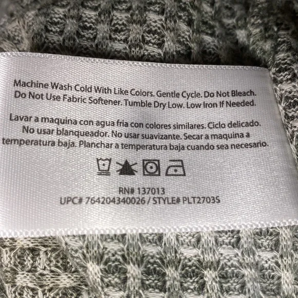 NWT Peace & Pearls green camo long sleeve top. - Picture 6 of 8